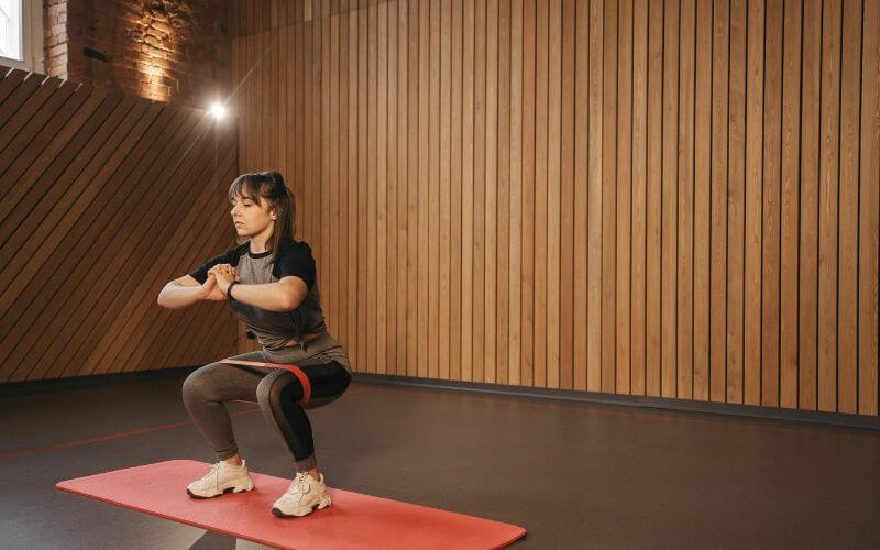 przysiady na jędrne pośladki