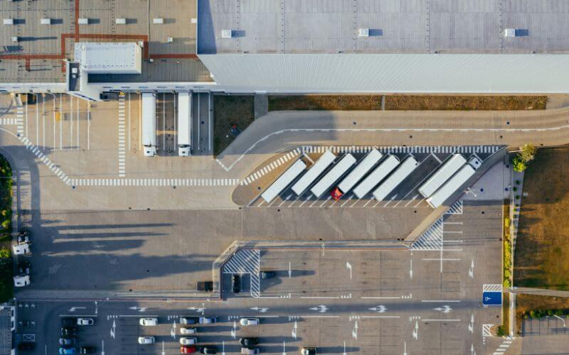 Optymalizacja kosztów, a przesyłki paletowe: jak efektywnie nimi zarządzać, aby generować oszczędności?